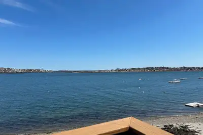 Image de Oceanfront Escape: Deck & Granite Steps to Shore