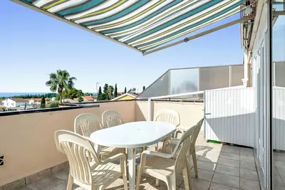 Image de Appartement 'Montsant' avec vue sur la mer, terrasse privée et climatisation