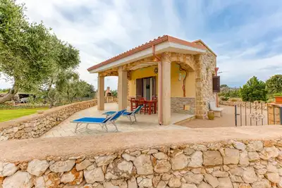 Image de Maison de vacances 'Del Cuoco' avec piscine partagée, jardin privé et climatisation