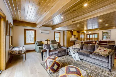 Image de Brand new home w/ large deck, yard, fire pit, close to lake & town