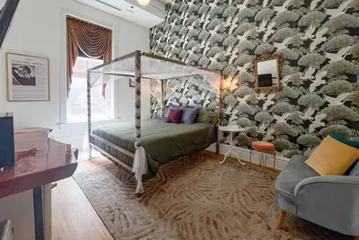 Image de Oliver Inn | Suite 17 | Dorothy Arnold