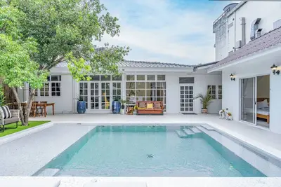 Spacious 7-bedroom pool villa in gorgeous Chiang Mai