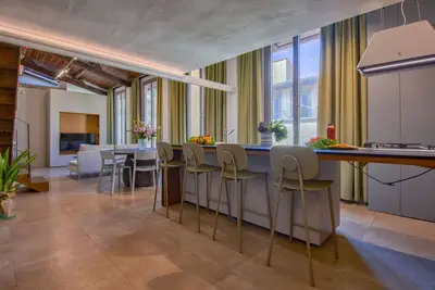 Image de Appartement à Florence avec 5 chambres à coucher, 10 couchages