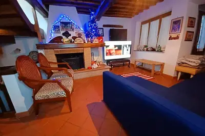 Three-story villa with garden and olive grove at the complete disposal of guests