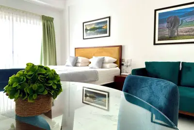 Image de Cozy 1-bedroom fully furnished apartment in charming Negombo beach road.