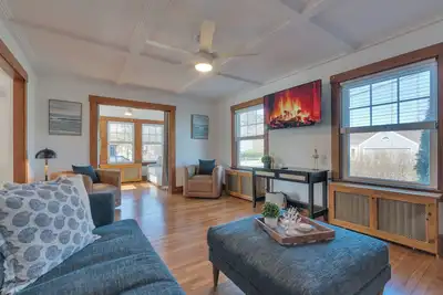 Image de Walk to the beach from this location!