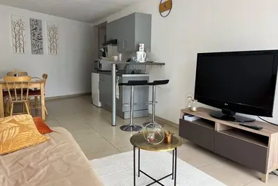 Image de Studio meublé 27 m² – Location saisonnière à la semaine ou au mois –Proche plage