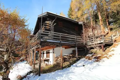 Image de Très beau chalet typique et confortable sur 2 niveaux avec jardin, terrasse meublé. Vue absolument s