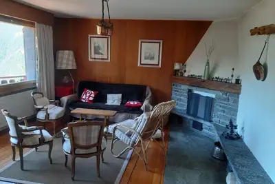 Image de Situé au pied des pistes, à 2 minutes à pied du vieux village et directement en face du funiculaire.