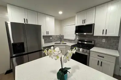 Image de 1-bedroom full kitchen in East Atl Village walk to Kroger and bus