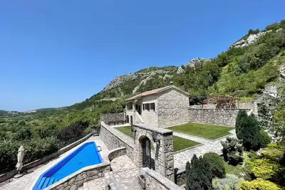 Image de Authentic Stone Villa w/ Pool in a Village near Budva