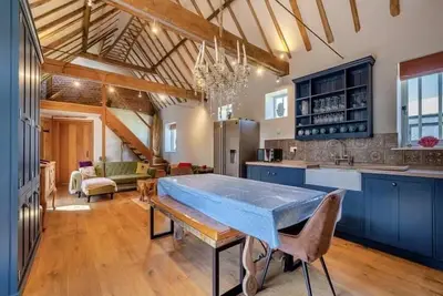 Image de Experience the charm of Kent Oast house in the heart of the Kent countryside