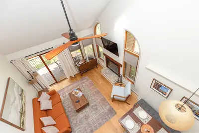 Image de Unwind @ Zen on Oak Glen! 2 Br, Modern, Lake Galena Marina & Club Access
