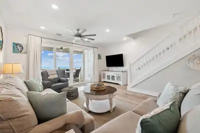 Image de Book Now for Fall! Dog Friendly! Gulf Front Townhome! Hot Tub! Boardwalk to the Beach!