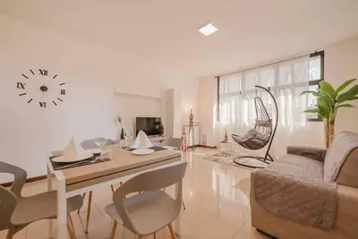 Image de Unique apartment 8 -Accommodation at 450m from the station