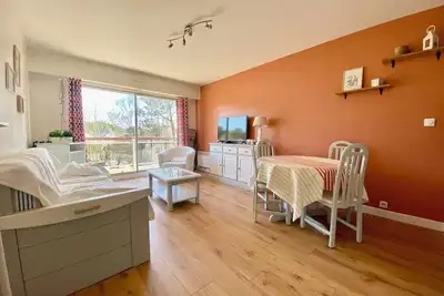 Image de Appartement au calme avec terrasse et parking