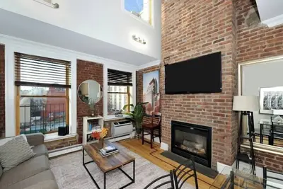 Image de Chic Midtown W Loft: Expansive 3br Retreat!