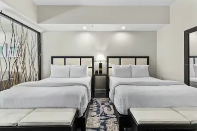 Image de Chic Modern Stay Near Miami Airport | Kitchen, Outdoor Pool, Onsite Restaurant