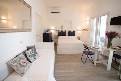 Deluxe studio apartment with garden Lupadimare - Ostro