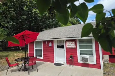 Image de Offut Lake! Pet friendly cottage with lake access. . Bring your fishing rod!