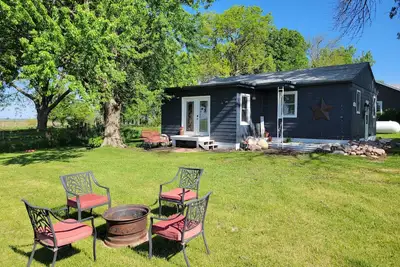 Image de Charming 2-bedroom guest country farmhouse with WiFi, Ac in rural Milford.