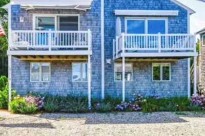 Image de Stunning West End Condo with 2 bedrooms plus loft with bed and views of the bay