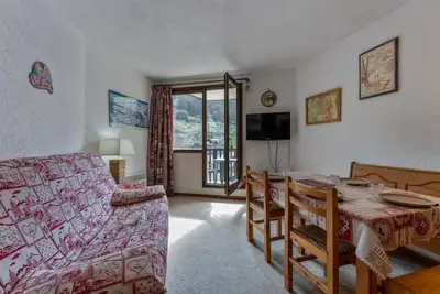 Image de À 100m des pistes de ski, 5ème étage, vue pistes de ski, balcon, télévision, casier à ski, 24m²