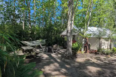 Image de The Rustic Glamping Tent Where Coastal Charm Awaits – 2 Miles from Holden Beach
