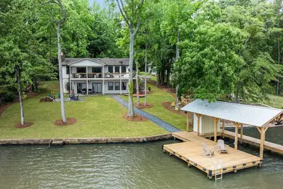 Image de New! Designer Lake Home |Views, kayaks, Games