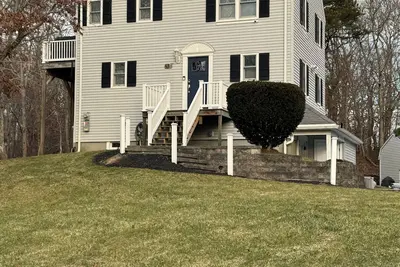 Image de 4-bedroom house with WiFi and Ac, hot tub, short walk to the beach in Plymouth