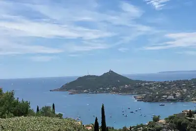 Image de Belle villa avec piscine et vue mer panoramique