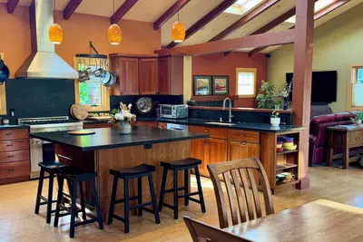Image de Walk to ocean, downtown. Spacious Craftsman 3br House Pacific Grove.
