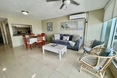 Image de Cb82-Beachfront complex ocean view balcony