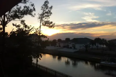 Image de Fantastic modern 4-bed house  in Gulf Breeze just minutes from Pensacola Beach