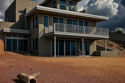 Image de Spacious Custom Home with Lake Powell Views, Stargazing & Family-Friendly Fun