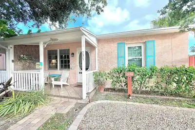 Image de Coastal Cottage 225 - Walk to Beach, King Bed