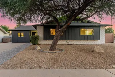 Image de Mid Century Modern Home in Old Town w/ Heated pool