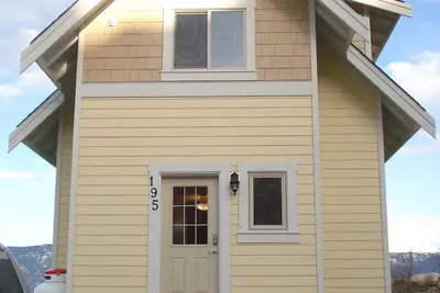 Image de La Casa Cottage 195-2 Br  & Loft Pet Friendly Lake View Cottage at La Casa!