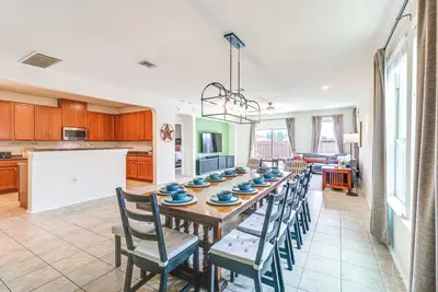 Image de 10 Mi to Dtwn Austin: Family Home w/ Communal Pool
