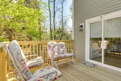 Image de Pet-Friendly Home w/ Spacious Yard in Avon!