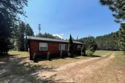 Image de Charming Cabin in Thompsonville. Minutes from Crystal Mountain Resort.