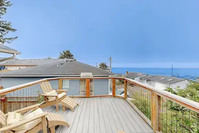 Image de Spacious home with Ocean Views, game room, office, deck/patio & grill - dogs ok