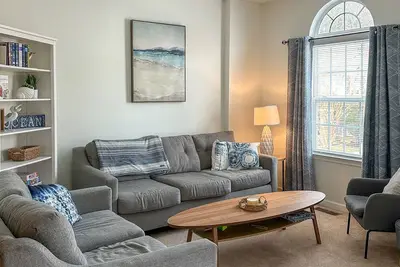 Image de South Hampton townhome with shared pool & tennis courts