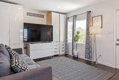 Image de Sf City Ocean View. Free parking inside the compound. 15 min beach Drive