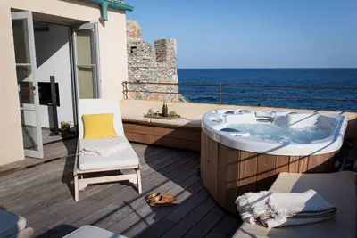 Image de Maison de pêcheur dans le Cap Corse avec accès direct à la mer