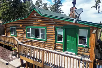Image de Authentic 1930s Log Cabin steps from Dwtn. W. P. : Hike, Bike, Fish & Enjoy 338570