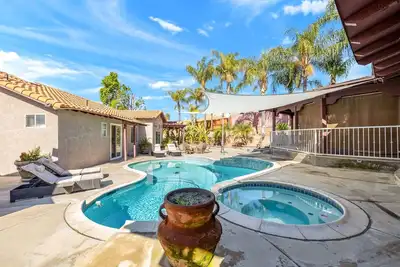 Image de Resort-Style 5br + Pool + Sleeps 13 + Pet-Friendly
