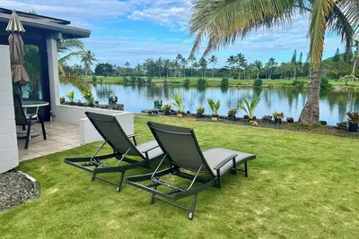 Image de Exquisite Waterfront Home