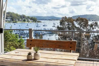 Image de Marina View with Open Fireplace