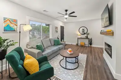 Image de City sleek meets farmhouse chic!